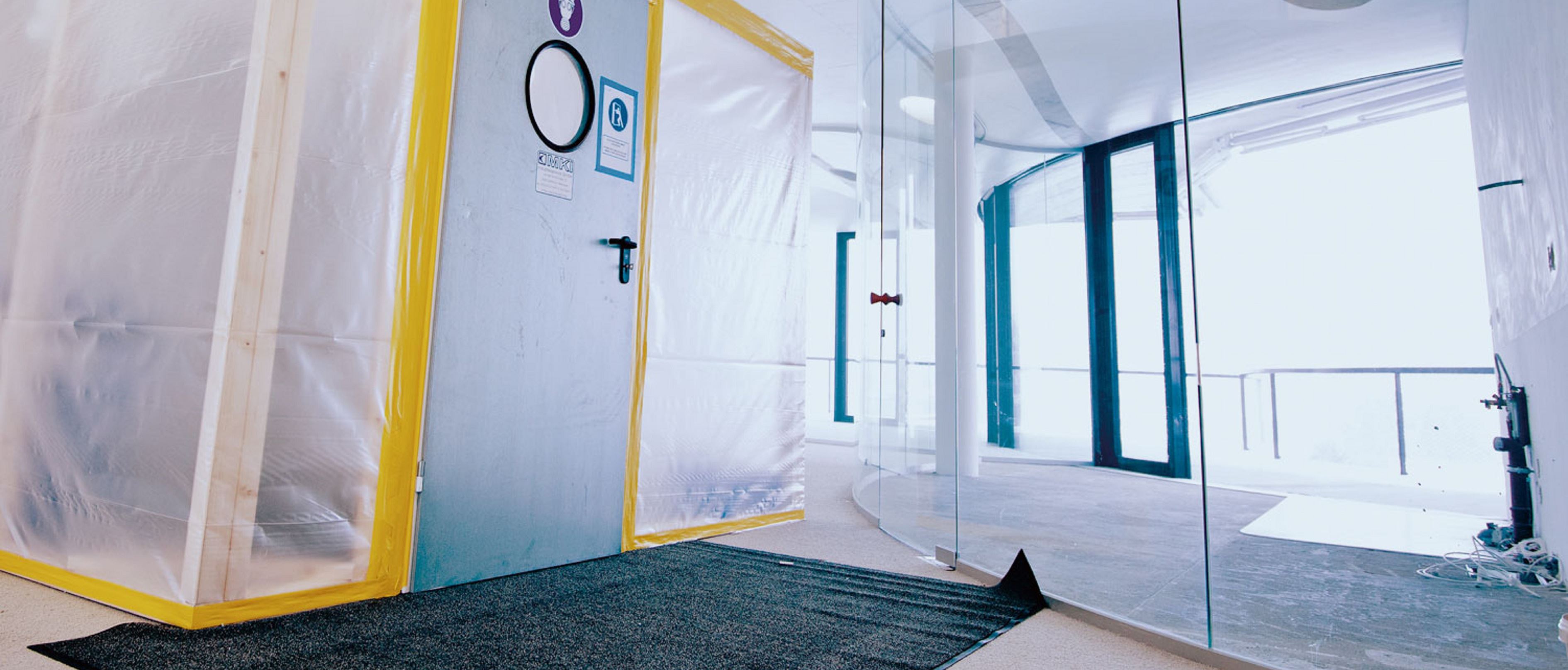 Raumdekontamination.jpg Raumdekontamination.jpg