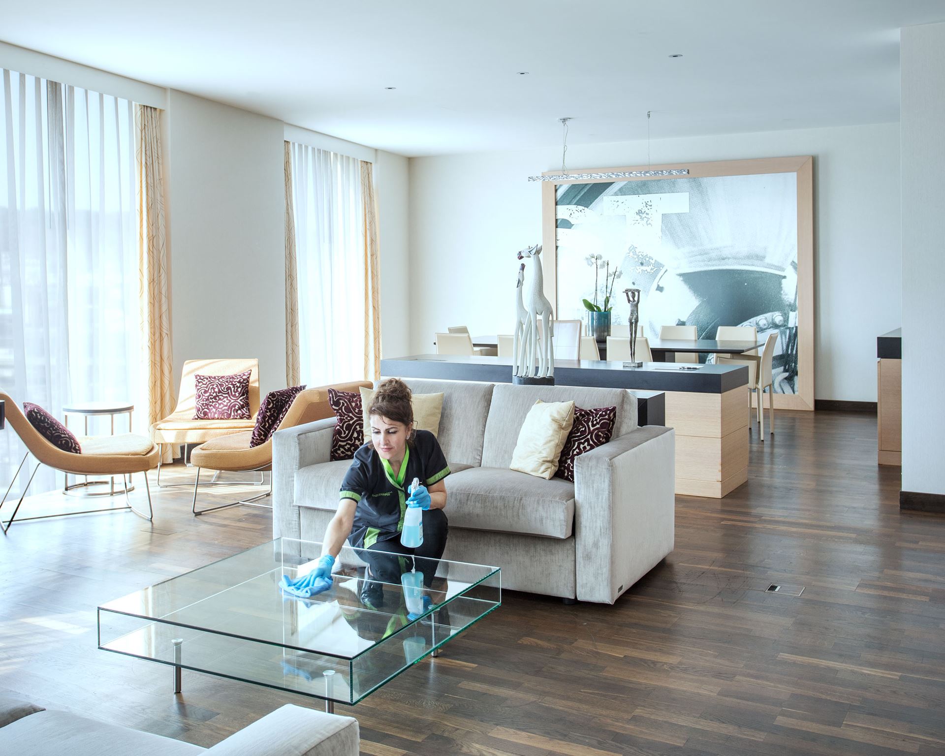 Reinigungsmitarbeiterin Reinigungsmitarbeiterin