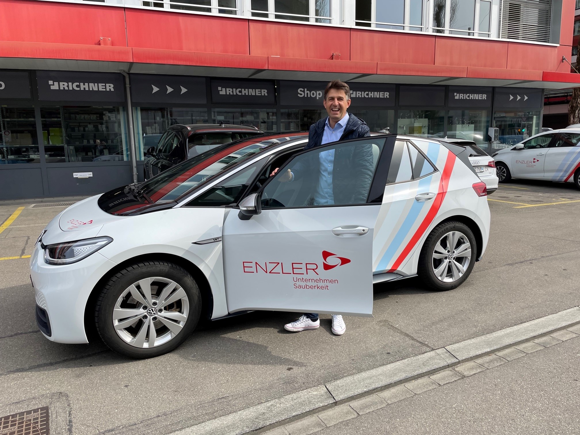 E-Auto Naser Shillova