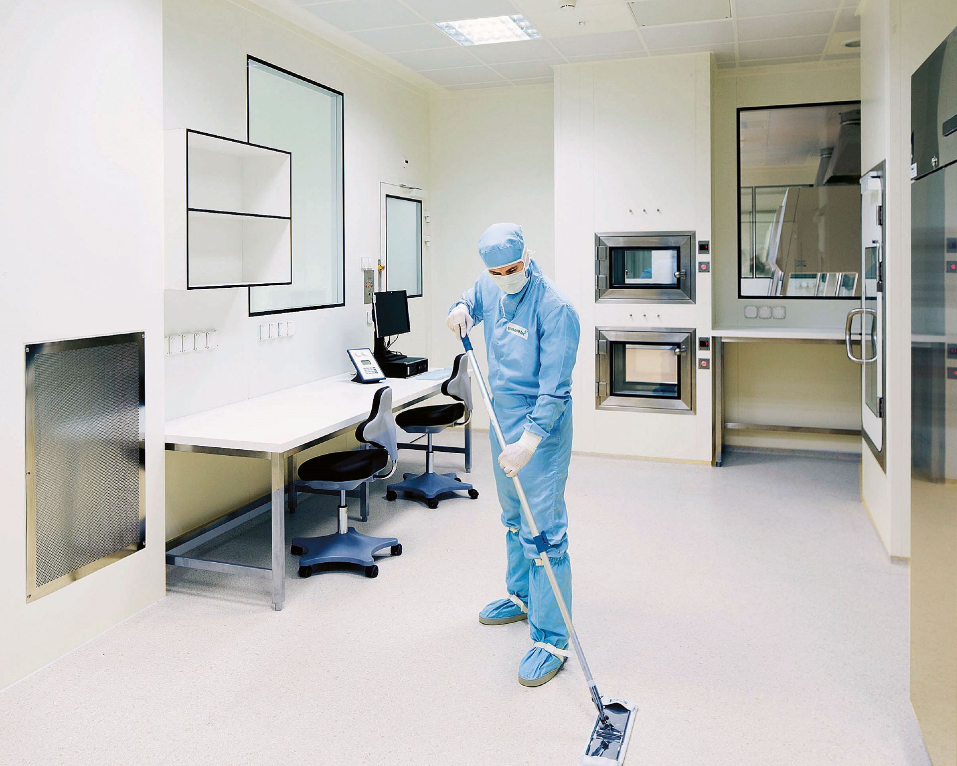 Reinraum-Reinigung.jpg Reinraum-Reinigung.jpg