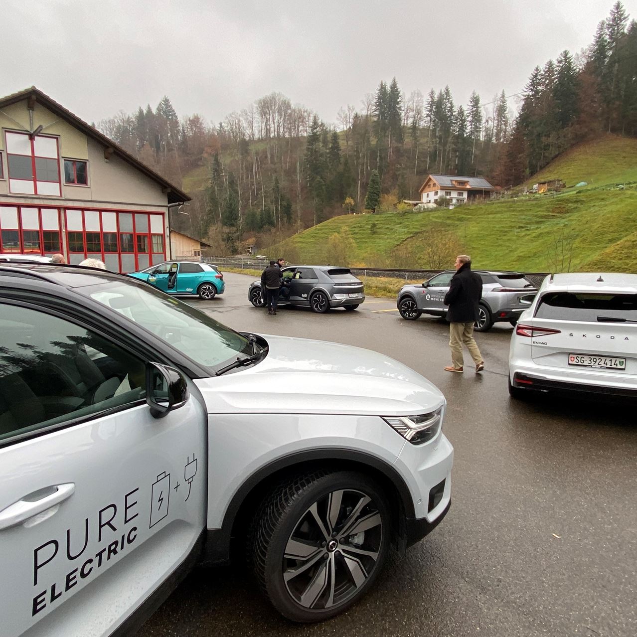 E-Auto im Strassenverkehr E-Auto im Strassenverkehr